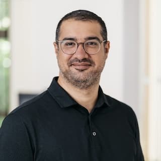 Das Foto von Santosh Satschdeva